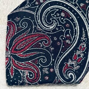 Brand New Stylish Tie By Joseph Abboud